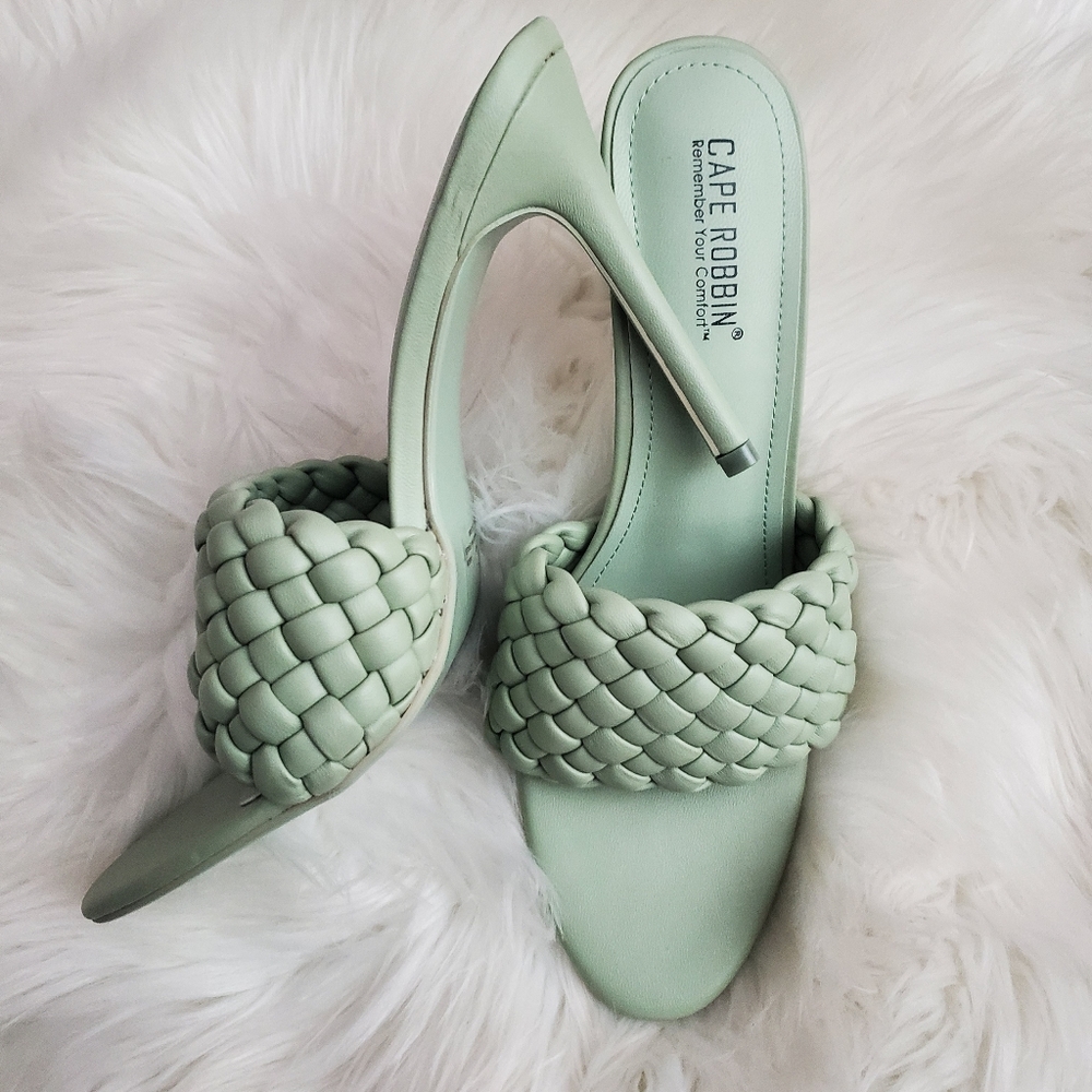 Open toe heels - Picture 2 of 4